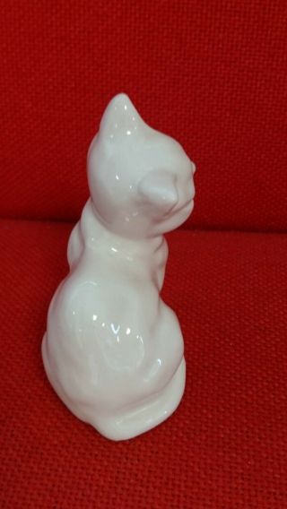 CUTE VINTAGE ROYAL DOULTON WHITE SEATED KITTEN CAT FIGURINE 1ST QUALITY 3