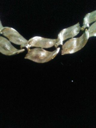 Vintage Lisner Gold Tone 16 Inch Necklace 3