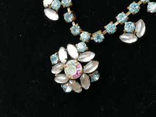 Vintage Jewellery Goldtone And Blue And White Necklace.  16 And A Half Inches