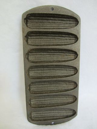 Made In Usa Lodge Vintage Cast Iron Corn Stick Pan 27c2.  7 Cornbread Sticks