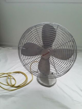 Hunter 3 Speed Oscillating Electric Fan By Robbins And Myers