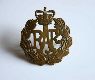 Vintage Royal Air Force Hat Cap Badge Queens Crown Wwi Wwii