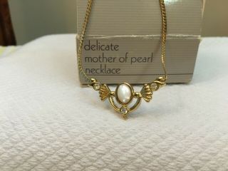 Vintage 1992 Avon Delicate Mother Of Pearl Necklace