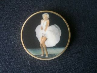 Marilyn Monroe Gold Plated 3d Coin,  Image Moves To Iconic Marilyn Skirt Blowing