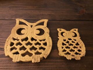 Vintage Cast Iron Yellow Owl Trivets Hot Plates Footed Set Of 2 Made In Taiwan