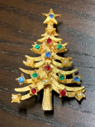 Vintage Gold Tone Rhinestone And Faux Pearls Christmas Tree Brooch Pin