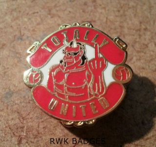 Manchester United - Vintage Totally United Enamel Badge