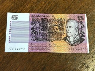 (1983) Australia $5 Five Dollars Vintage Banknote,  Johnson Stone Pfq