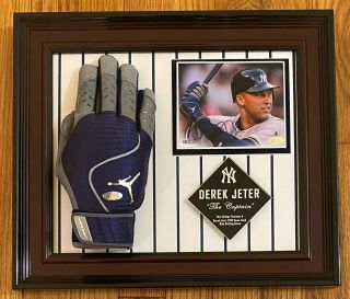 Derek Jeter 2010 Game Batting Glove Framed W/ 4x5 Photo Auto Steiner