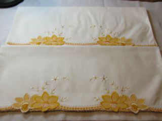 Vintage Embroidered Orange Flower / Floral Pillow Case Set