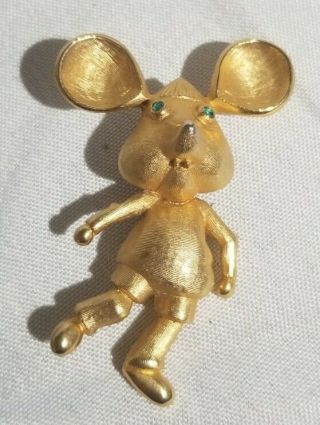 Vintage Gold Toned Mouse Pin Brooch Jewelry Green Rhinestone Eyes 2.  25 " T