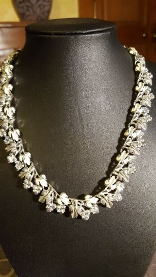 Vintage Coro White Enamel Leaf Rhinestone Necklace