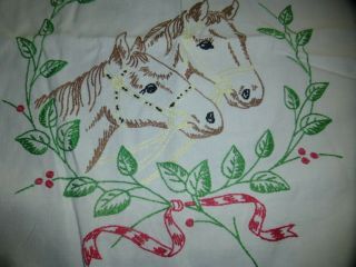 Vintage Doily Table Runner Dresser Scarf Horses Heads Embroidered Crocheted Edge