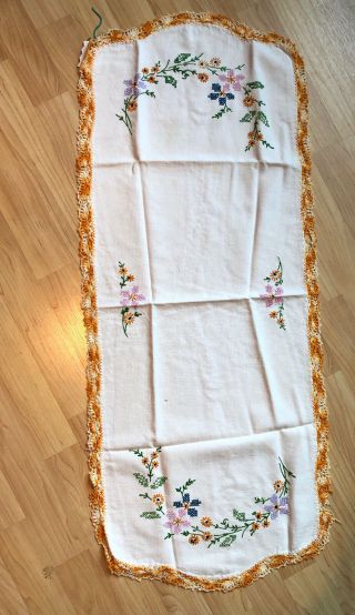 Vintage Table Runner Scarf Hand Embroidered Linen Crochet Trim Flower Floral 38”