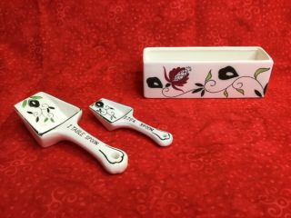 Vintage Ucagco Early Provincial Rooster And Roses 2 Small Measure Spoons And Box