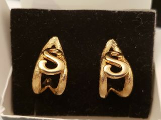 Vintage Avon Initial Style Gold Tone Pierced Earrings - S Initial