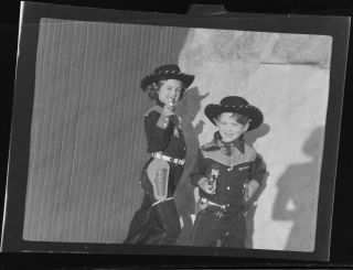 1950s Cute Kids In Cowboy Outfits Vintage 2 " Photo Negative A1p7
