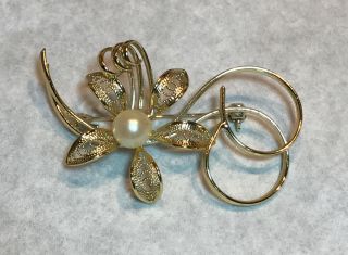 Vintage Gold Tone Flower Pin Brooch With Faux Pearl