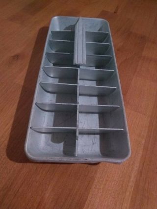 Ice Cube Tray Aluminum Metal Mid Century Modern Vintage Lever 16 Action Fins