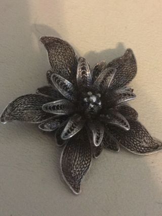 Ornate Vintage Silver Filigree Flower Brooch Pin Wearable 8.  1 Grams Stamped.  925