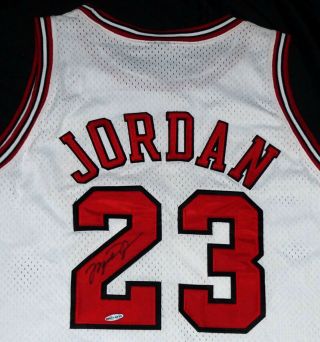 Michael Jordan Signed Home Nike Pro - Cut Chicago Bulls Jersey Autographed