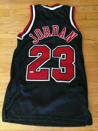 Michael Jordan Signed Chicago Bulls Basketball Jersey W Upper Deck Uda