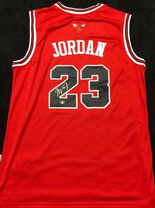 Michael Jordan Signed Chicago Bulls Nike Red Nba Jersey With