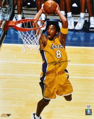 Kobe Bryant Signed Autographed 16x20 Photo La Lakers Mamba Psa/dna B09355