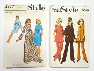 2 Vintage Style Women 