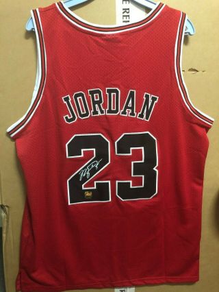 Signed Michael Jordan Chicago Bulls Autographed Jersey 23 With