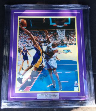 Kobe Bryant Autographed Signed 16x20 With Psa/dna Certification Framed Auto