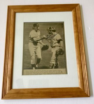 Thurman Munson Autograph Signed News Photo York Yankees 1974 Sparky Lyle