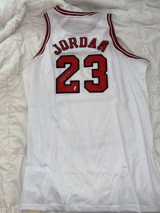 Michael Jordan Signed Jersey Upper Deck 2