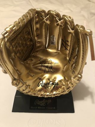 Freddie Freeman Signed Mini Gold Glove Award Atlanta Braves All - Star Auto