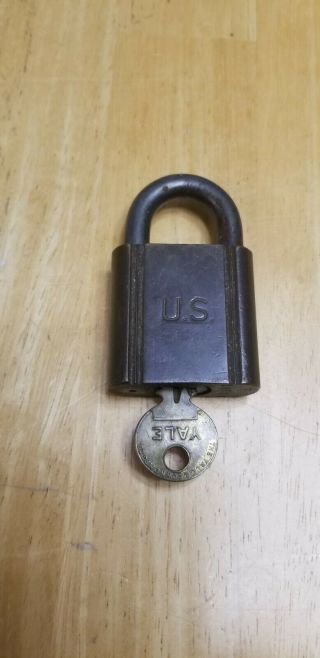 Vintage - U.  S.  Set Military Brass Padlock W/ Key Yale Para Keyway