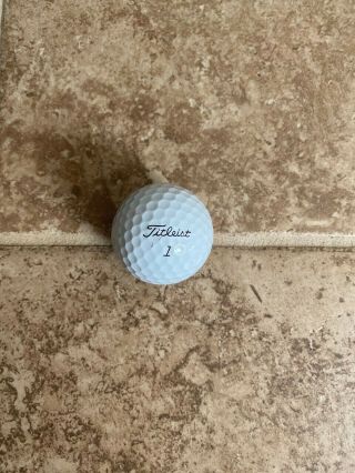 TIGER WOODS Autographed Titleist PRO V1 1 golf ball.  Comes with. 2
