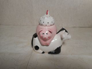 Vintage Stacked Cow Pig Chicken Salt And Pepper Set Clay Art
