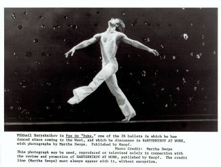 1976 Vintage Photo Ballet Dancer Mikhail Baryshnikov Poses In " Pas De Duke "