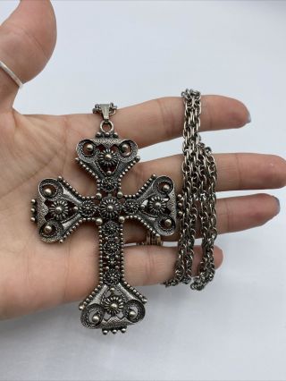 Vintage 1975 Sarah Coventry Limited Edition Cross Necklace Chain