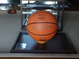 Kareem Abdul - Jabbar Signed Nba Official Spalding Basketball W Display Case