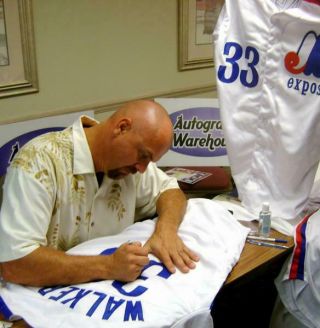 Larry Walker autographed Jersey (Montreal Expos) Baseball Proof 2