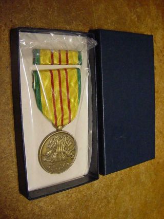 Vintage Vietnam War Era Boxed Us Military Campaign Service Medal