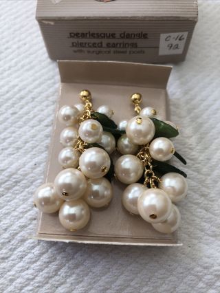 Vintage 1992 Avon Pearlesque Dangle Pierced Earrings