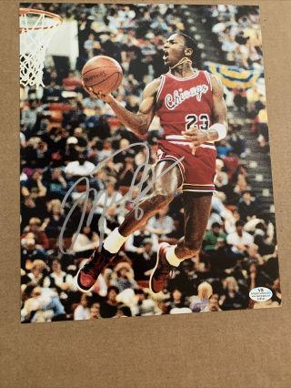 Michael Jordan Hand Signed Autographed Chicago Bulls 8x10 Photo