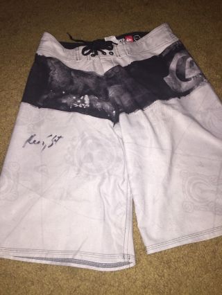 KELLY SLATER SIGNED AUTOGRAPHED SIGNATURE QUIKSILVER SURF BOARD SHORTS - PROOF 3