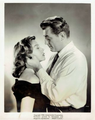 1955 Vintage Photo Robert Mitchum And Gloria Grahame Pose In " Not As A Stranger "