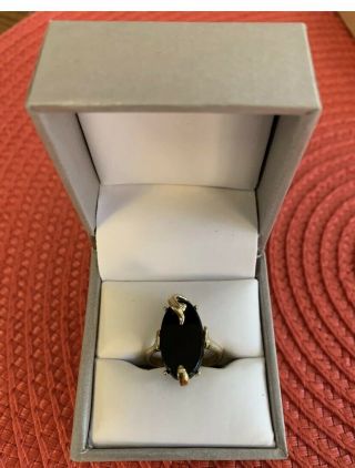 Vintage Avon Oval Black Onyx Gold Tone Fashion Ring Size 6 Pre - Owned.