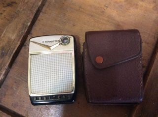 Vintage Realtone 6 Transistors Radio With Leather Case