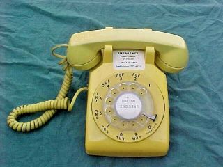 Vintage Bell System Western Electric Yellow Rotary Desk Phone Telephone 1978