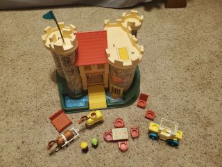 Fisher Price Vintage Little People Play Family Castle 993 Woodman Carriage Queen